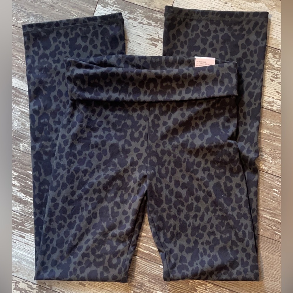 NWT Victoria’s Secret legging leopard print size 8 mid rise